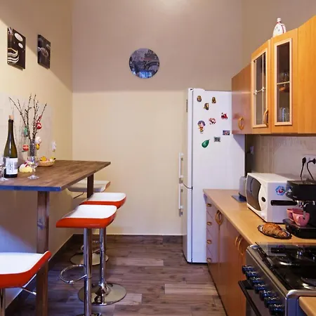 Apartament A54: Charming In The Ruin Bar District *