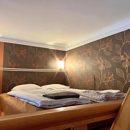 A54: Charming In The Ruin Bar District Apartment Budapest