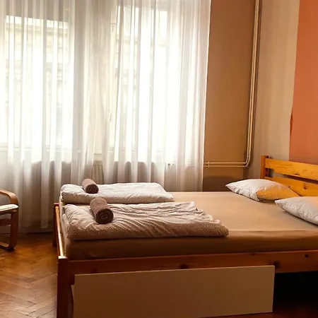 A54: Charming In The Ruin Bar District Apartamento *
